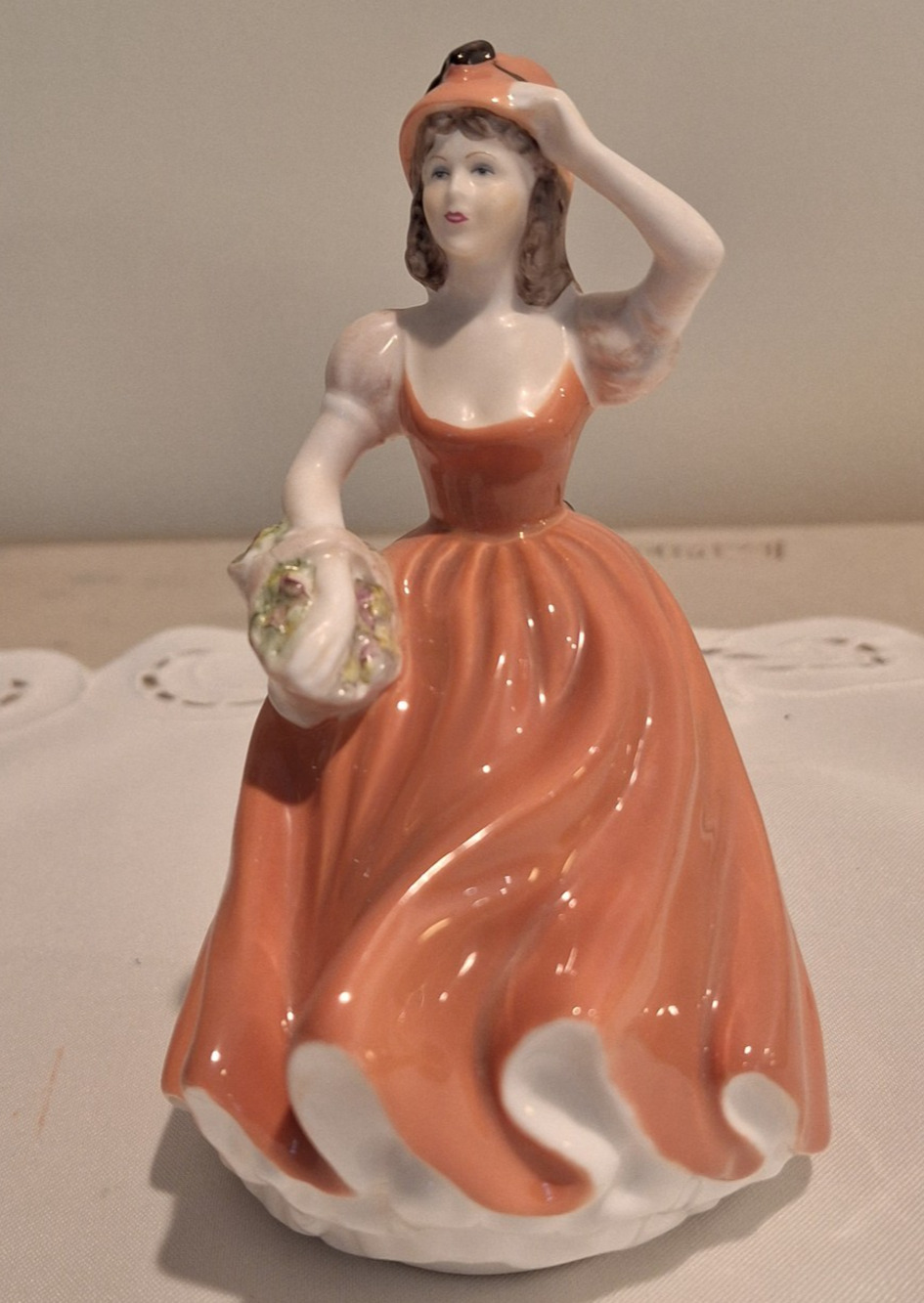 Vintage Coalport Andrea Bone China Figurine Coral Dress Bonnet Hat England 1985